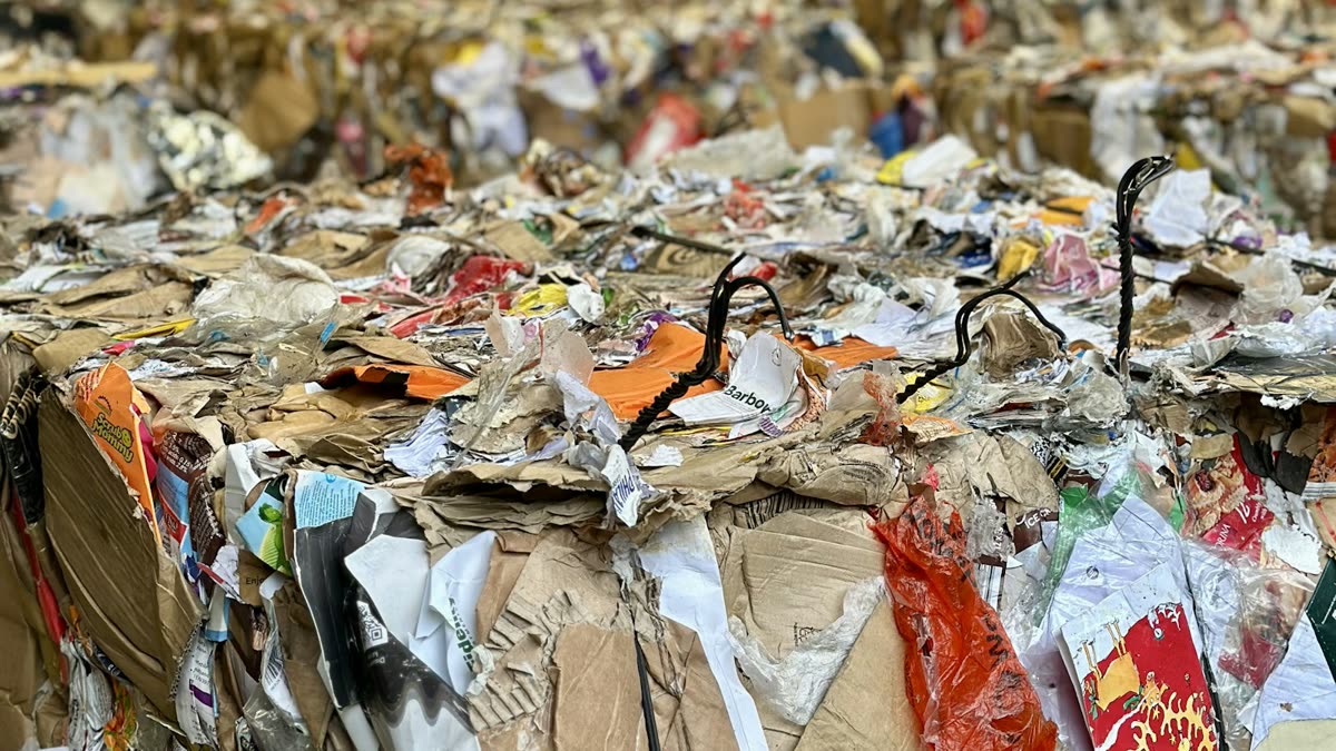 Erweiterte Herstellerverantwortung für Verpackungen in Großbritannien: Was die Recyclingmethodik von 2027 für Einkäufer von Lebensmittelverpackungen bedeutet