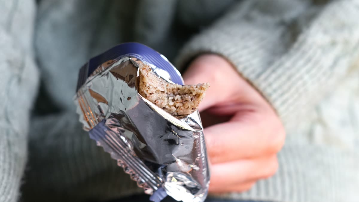 Wie man 300 mm BOPP-Heißsiegelfolie für Snackverpackungen im Flugzeug spezifiziert